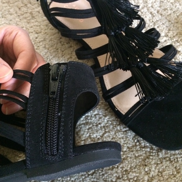 Lauren Conrad tassel sandals Women’s 7.5 NIB - Picture 6 of 7